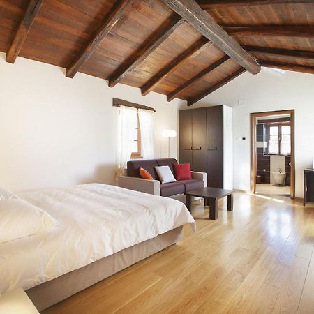 Villa Poropati, Groznjan, Istria - Luxury Countryside Estate For Up To 19 Persons - Large Pool Of 80M2 With Kids Section Экстерьер фото