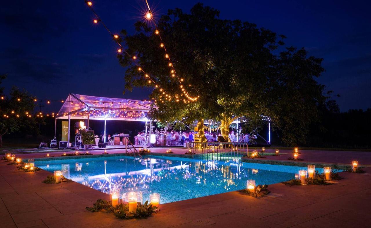Villa Poropati, Groznjan, Istria - Luxury Countryside Estate For Up To 19 Persons - Large Pool Of 80M2 With Kids Section Экстерьер фото