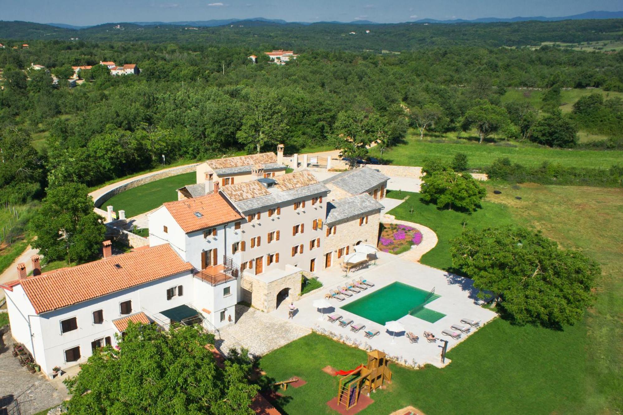 Villa Poropati, Groznjan, Istria - Luxury Countryside Estate For Up To 19 Persons - Large Pool Of 80M2 With Kids Section Экстерьер фото