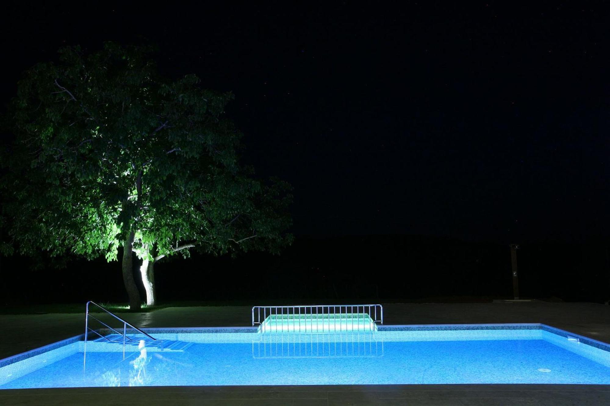 Villa Poropati, Groznjan, Istria - Luxury Countryside Estate For Up To 19 Persons - Large Pool Of 80M2 With Kids Section Экстерьер фото