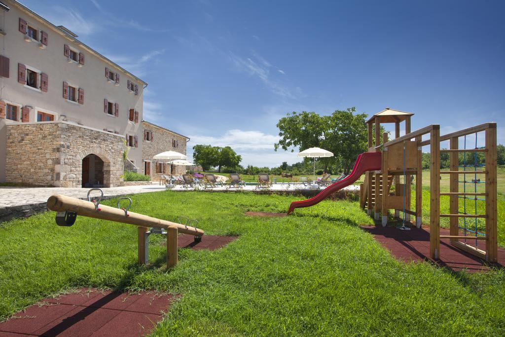 Villa Poropati, Groznjan, Istria - Luxury Countryside Estate For Up To 19 Persons - Large Pool Of 80M2 With Kids Section Экстерьер фото